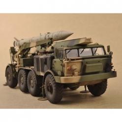 1/72 Russian 9P113 TEL w/9M21 Rocket of 9K52 Luna-M Short-range artillery rocket system(FROG-7)