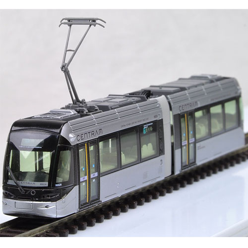 도야마 시내 전차 환상선 9002 (실버)