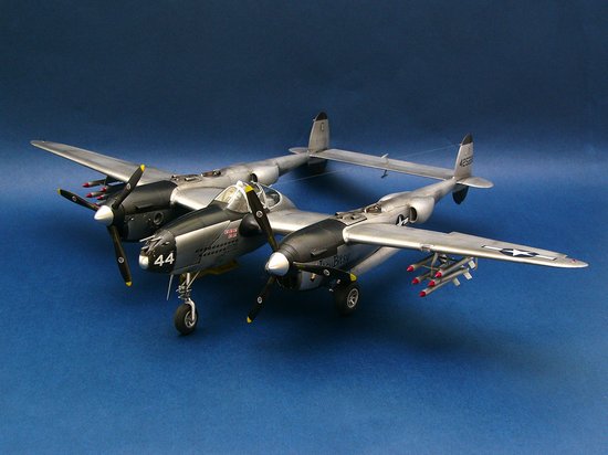 1/32 Lockheed P-38L-5-LO Lightning