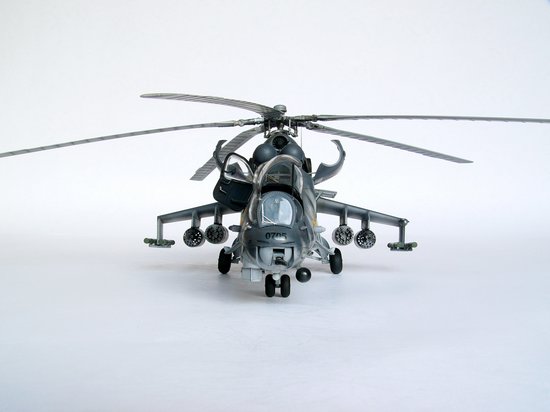 1/35 Mi-24V HIND-E