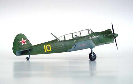 1/32 YAKOVIEV-YAK-18 CJ-5
